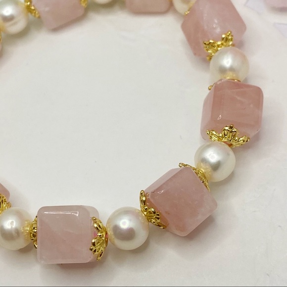 Nature Rose Quartz Pearl bracelet - Picture 4 of 11